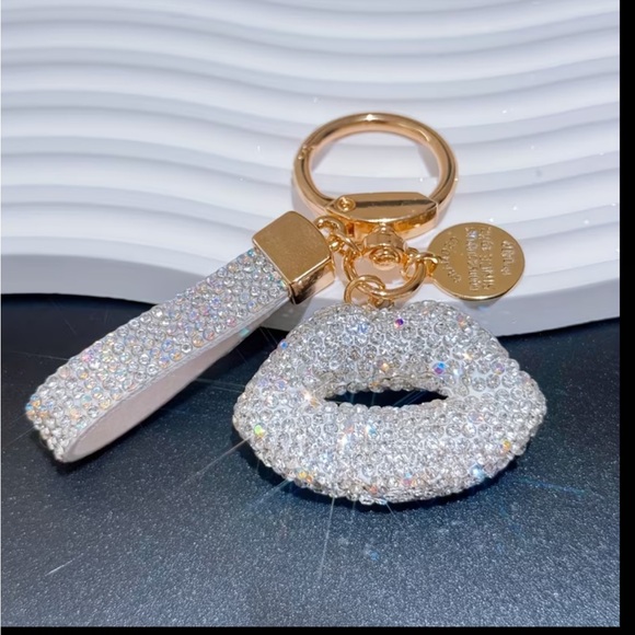 Sparkling Lip Keychains - Picture 8 of 8